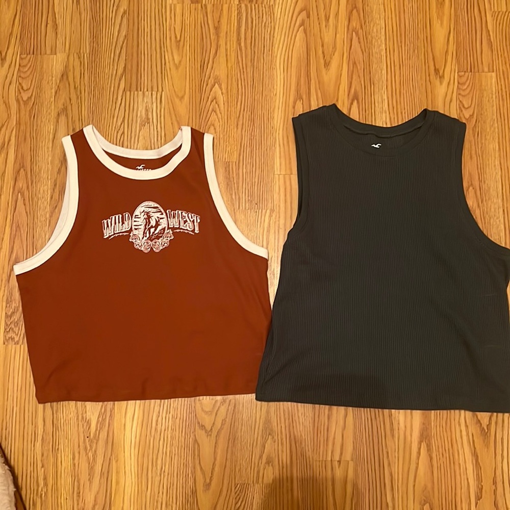Two NWOT Hollister Crop Tops XL